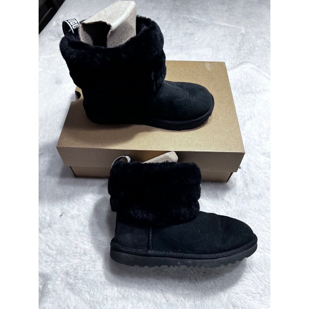 UGG fluff mini quilted black bootie kids size 3
